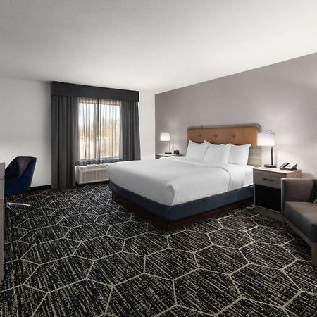 La Quinta Inn & Suites By Wyndham Meridian Exterior photo